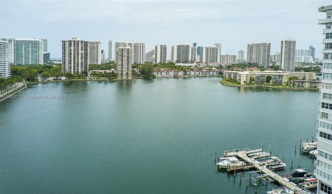Building Photo - 18081 Biscayne Blvd
