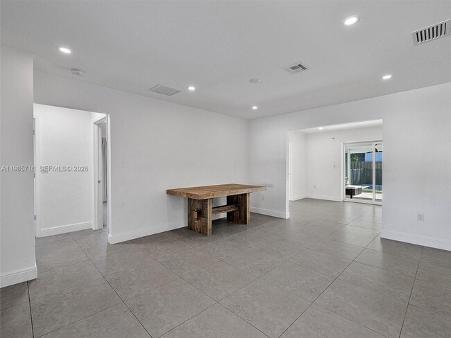 Building Photo - 340 NW 45th St