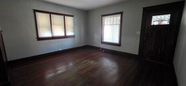 Building Photo - 915 High St