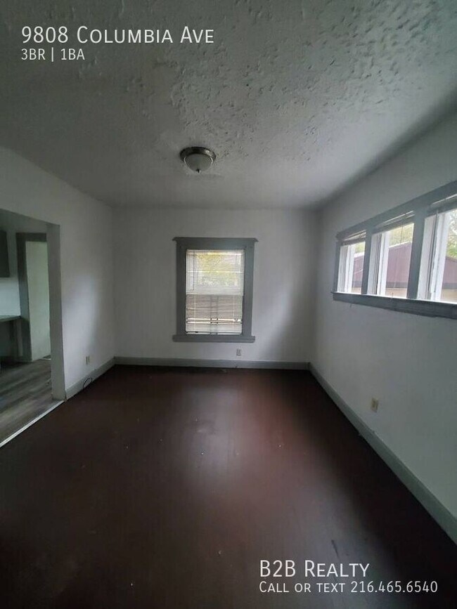 Building Photo - 9808 Columbia Ave