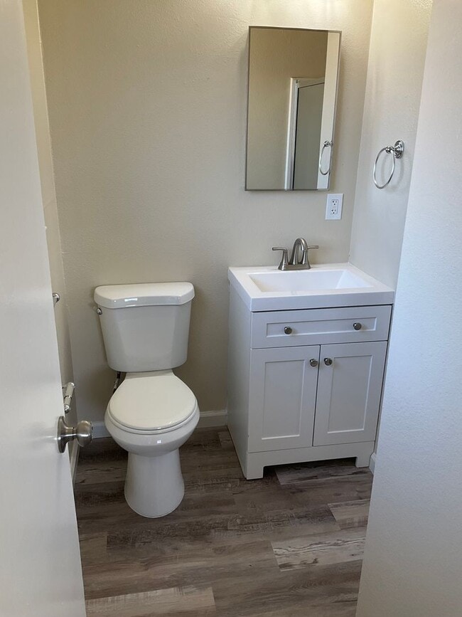 Building Photo - APPLY NOW!!!!