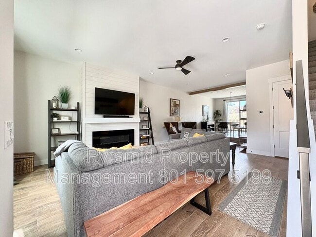 Building Photo - 1027 Wasatch Spring Rd