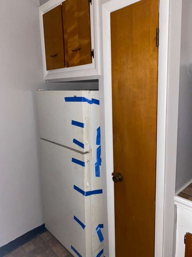 Building Photo - 1885 N Taylor Rd