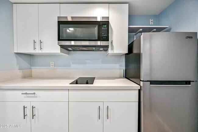 Building Photo - 3025 N 32nd St