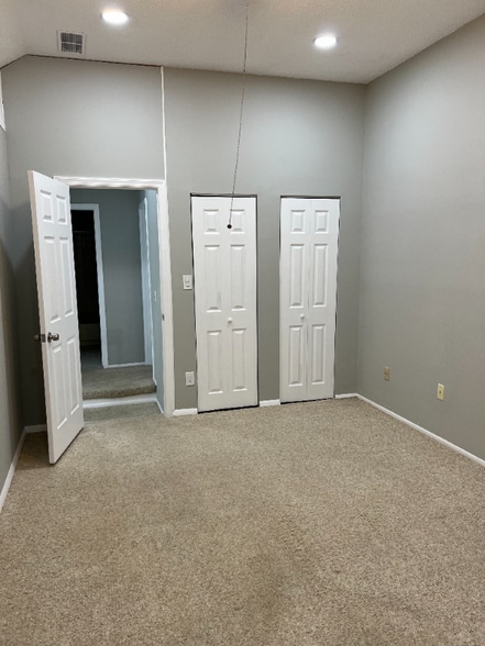 Building Photo - 999 Westgate Dr