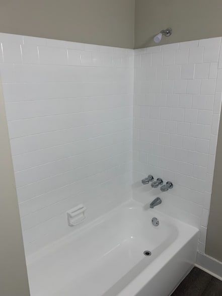 Building Photo - 651 Sarver Ave