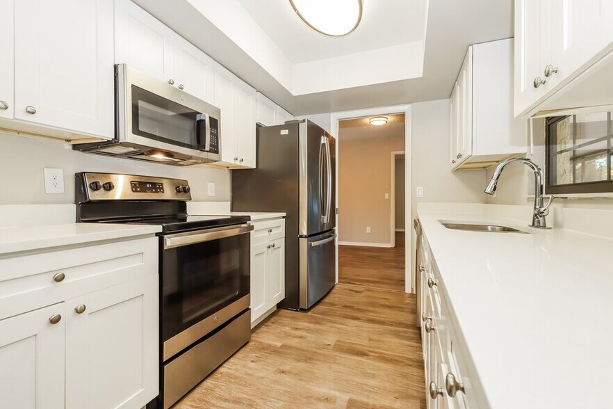 Building Photo - 113 Timber Cir