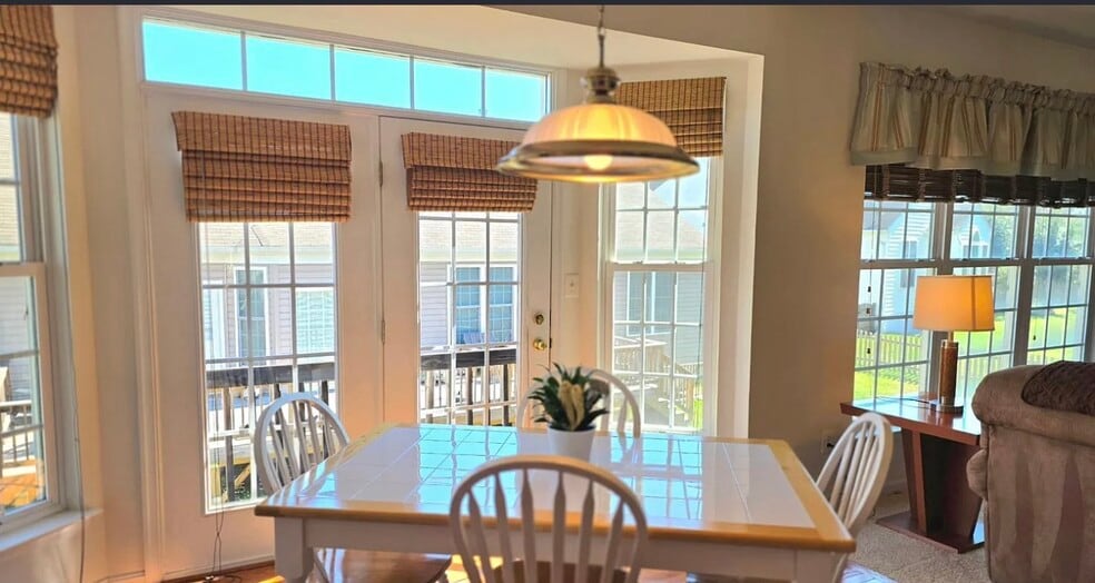 Building Photo - 638 Hunters Rd