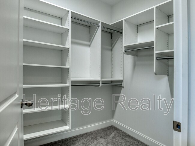 Building Photo - 2212 Scarlet Tanager St