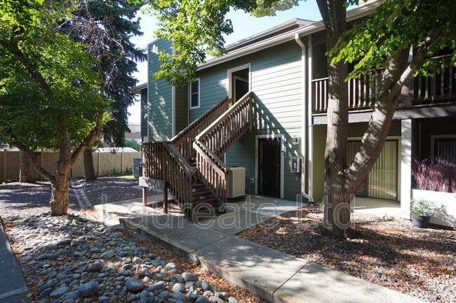 Building Photo - 540 S Forest St