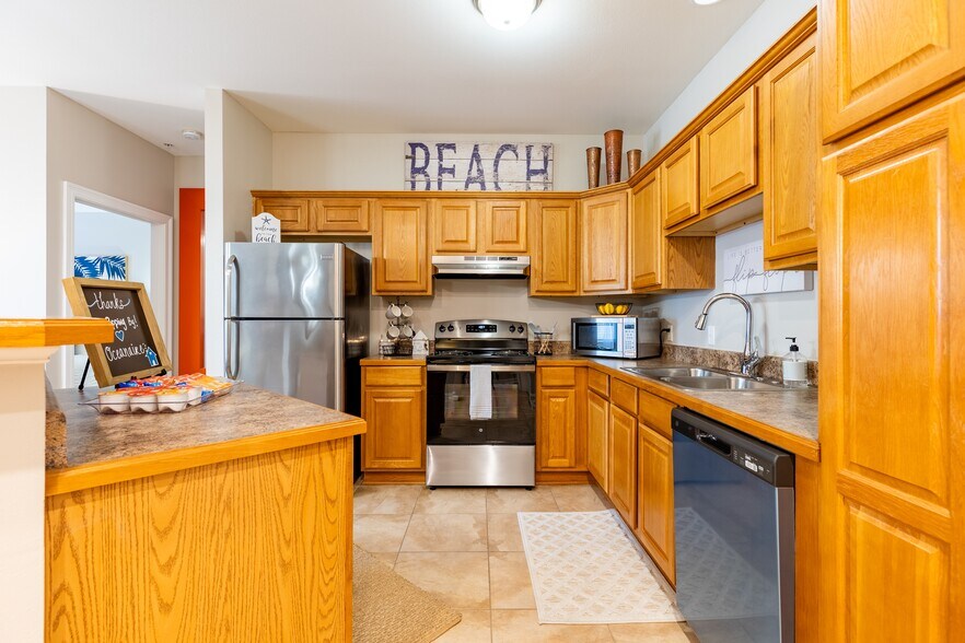 Building Photo - Oceanaire Apartments