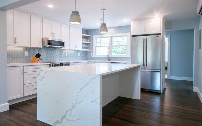 Building Photo - 118 Ruggles Ave