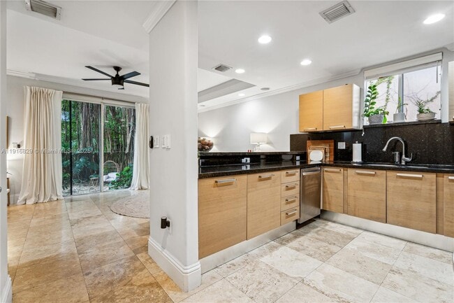 Building Photo - 3168 Ohio St