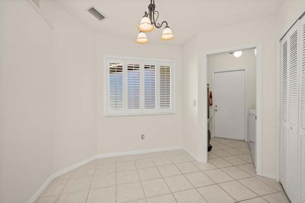 Building Photo - 604 Parkside Pl