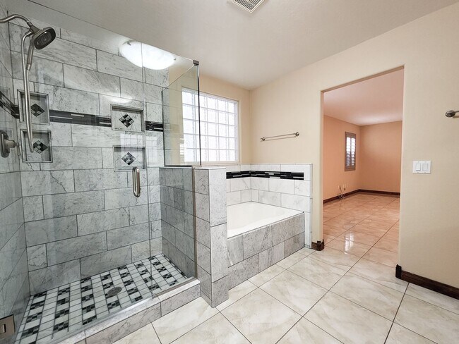Building Photo - Marshall Ranch 5 bedroom!!  Available Now.