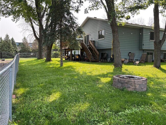 Building Photo - 9055 Forestview Ln N