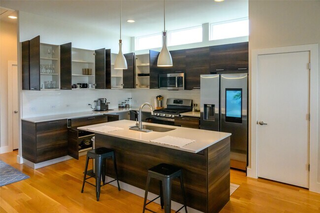 Building Photo - 4618 Nichols St