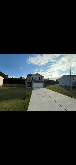 Building Photo - 3336 Danfield Dr