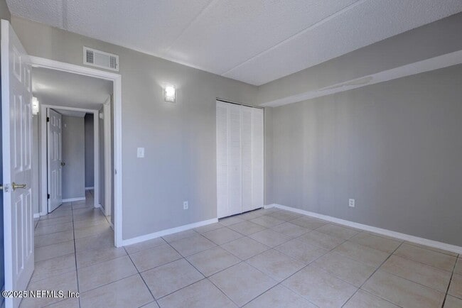 Building Photo - 400 1st St S