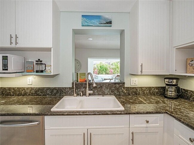 Building Photo - 912 Jasmine Ln