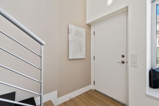 Building Photo - 1343 4th St