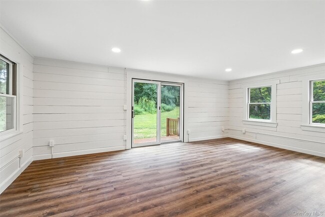 Building Photo - 383 N Salem Rd