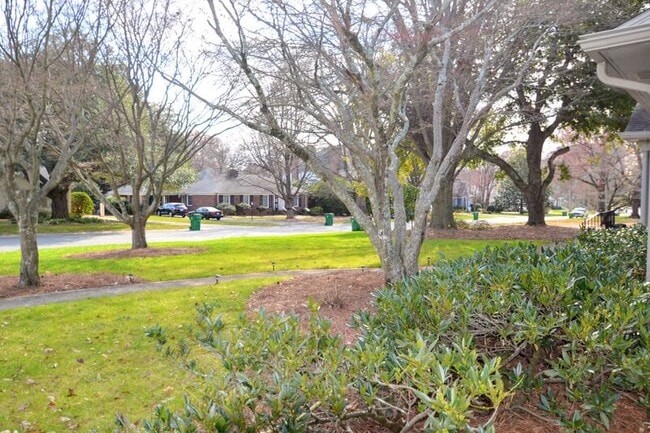 Building Photo - 1310 Ferncliff Rd