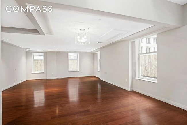 Building Photo - 55 Wall St