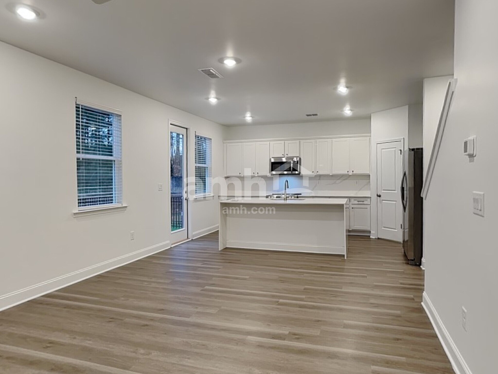 Building Photo - 1598 Aquamarine Dr