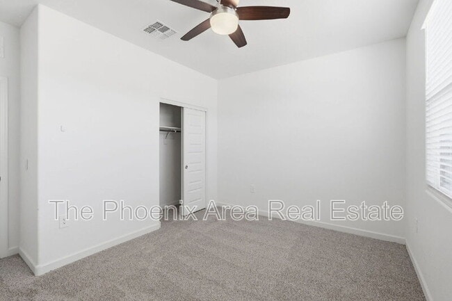Building Photo - 2761 W Seaver Ave