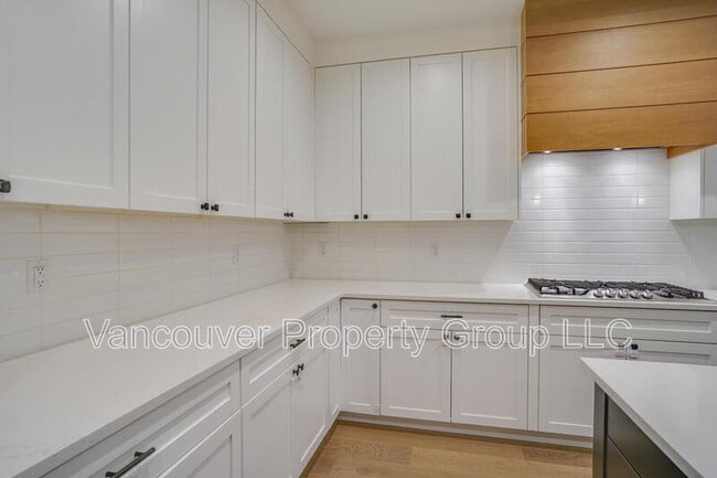 Building Photo - 6604 NE 107th St