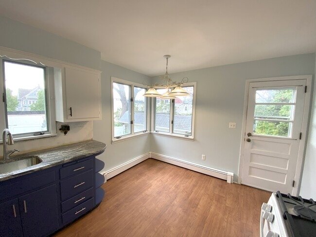 Building Photo - 82 Bergen Ave