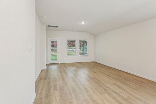 Building Photo - 1940 Velvet Oak Ln