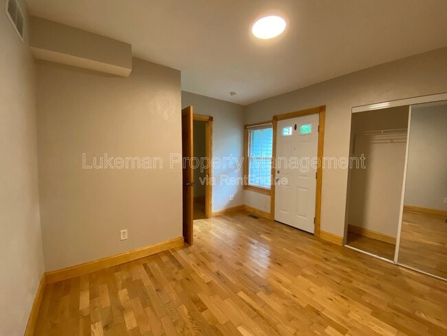 Building Photo - 725 W Vine St