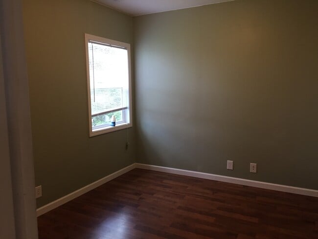 Building Photo - Charming 2-Bedroom Home with Porch & Stora...