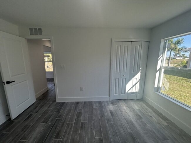 Building Photo - 1801 NW 13th Terrace