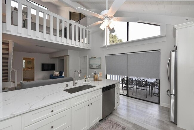 Building Photo - 1605 S US HIGHWAY 1