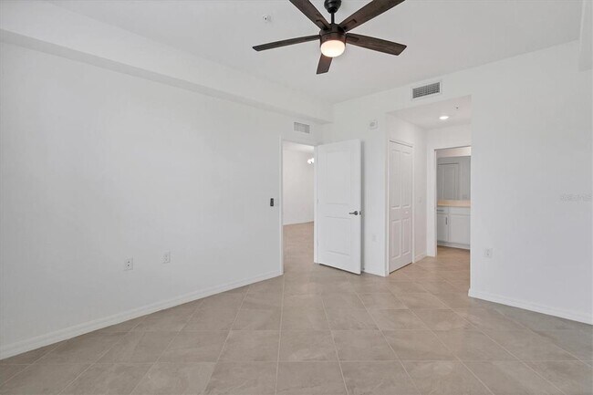 Building Photo - 14161 Heritage Landing Blvd