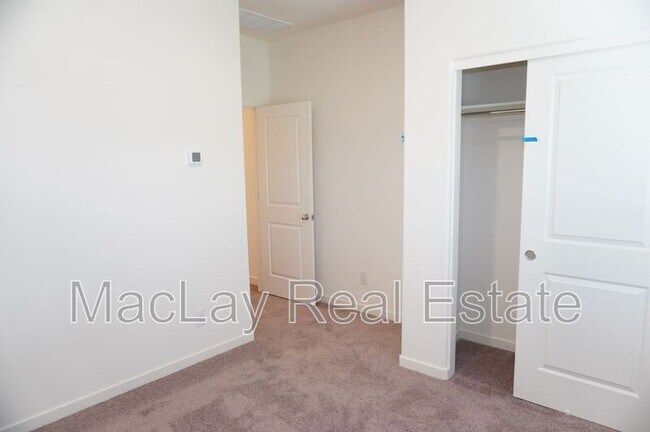 Building Photo - 659 N Crowned Dove Trail