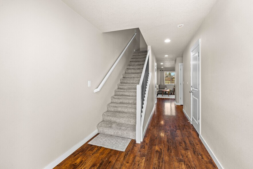 Entry - 108 NE 14th St
