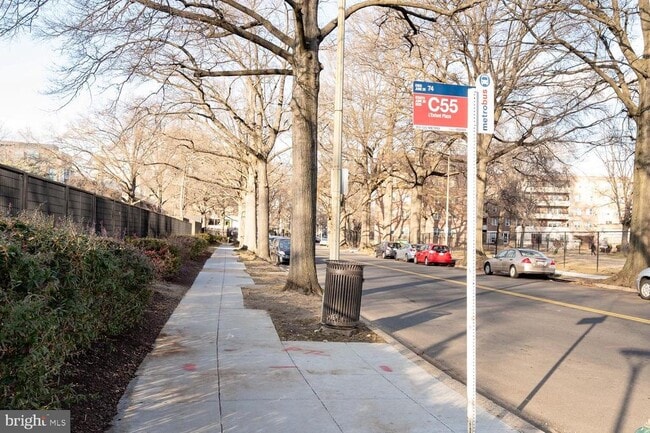Building Photo - 1311 Delaware Ave SW