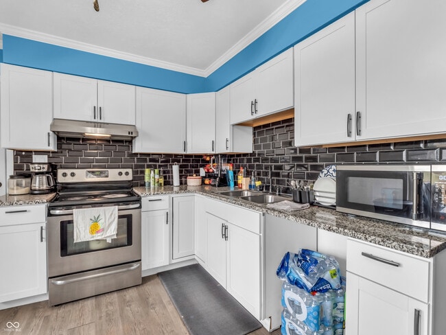 Building Photo - 12386 S Hillview Dr