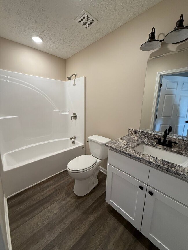 Building Photo - 100 E Crestview Dr