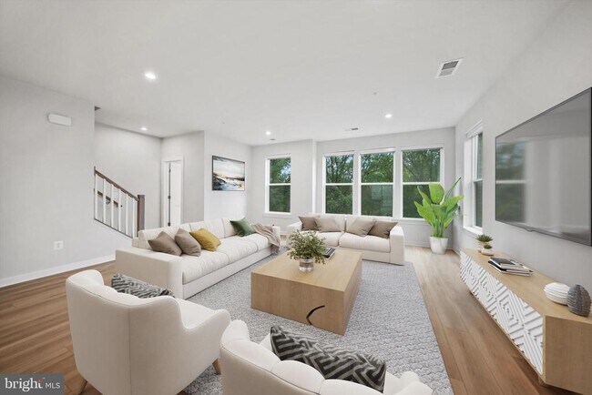 Building Photo - 14256 Newbrook Dr