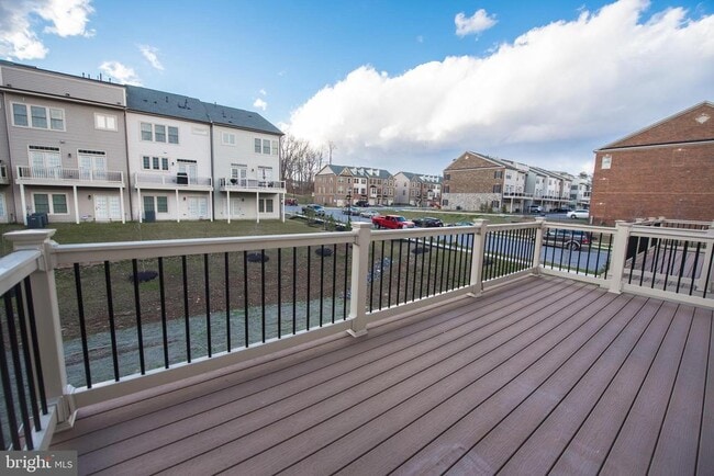 Building Photo - 7444 Burnside Way