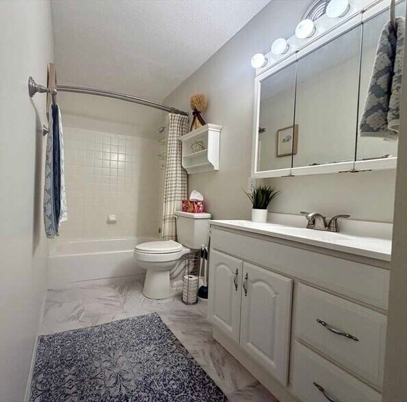 Building Photo - 15 Village Way