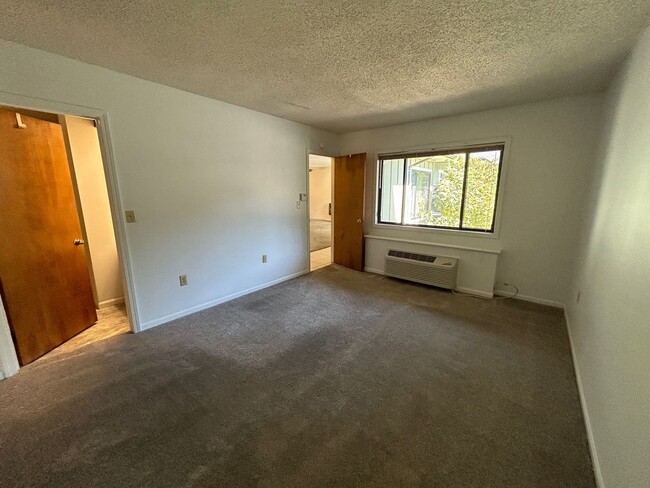 Building Photo - Black Mountain - Single Level Two Bedroom ...