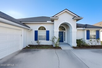 Building Photo - 13750 Victoria Lakes Dr