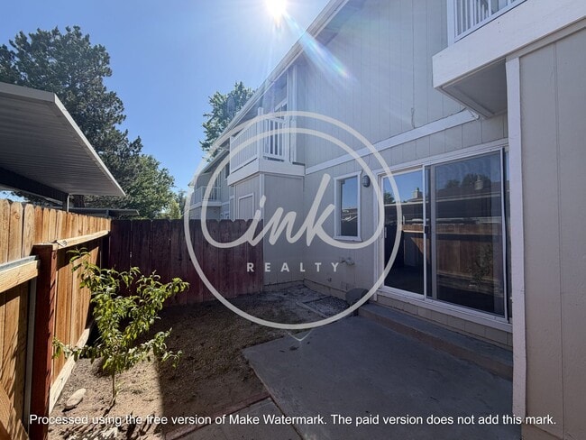 Building Photo - Newly Renovated 3 Bedroom Townhome