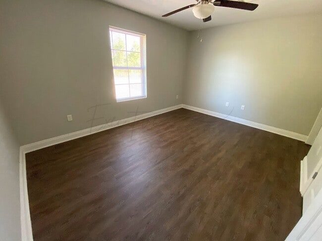 Building Photo - 191 Gilmore Rd